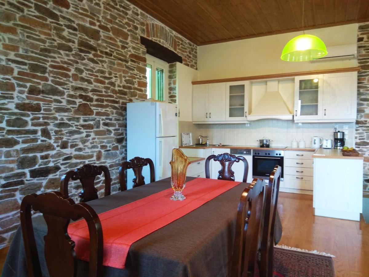 Marina Traditional Stonehouse Afétai エクステリア 写真