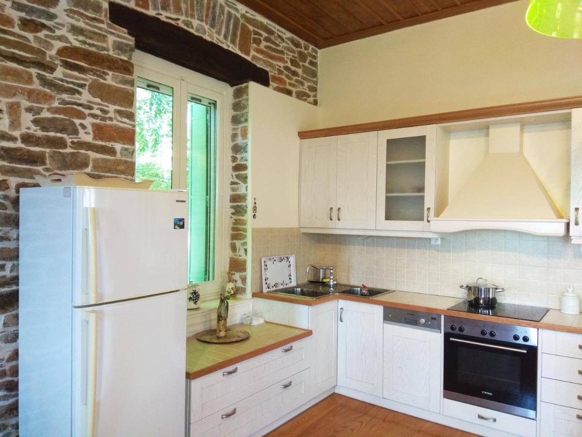 Marina Traditional Stonehouse Afétai エクステリア 写真