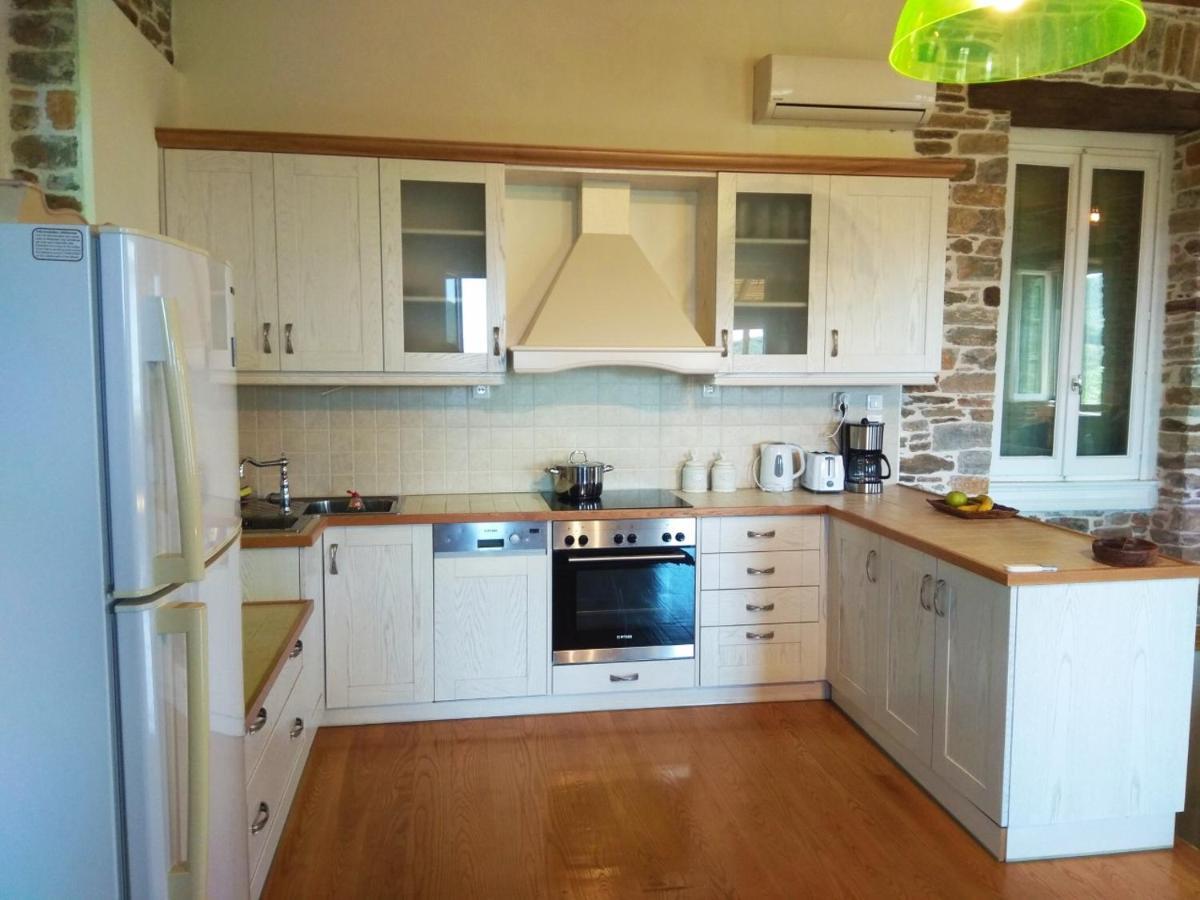 Marina Traditional Stonehouse Afétai エクステリア 写真