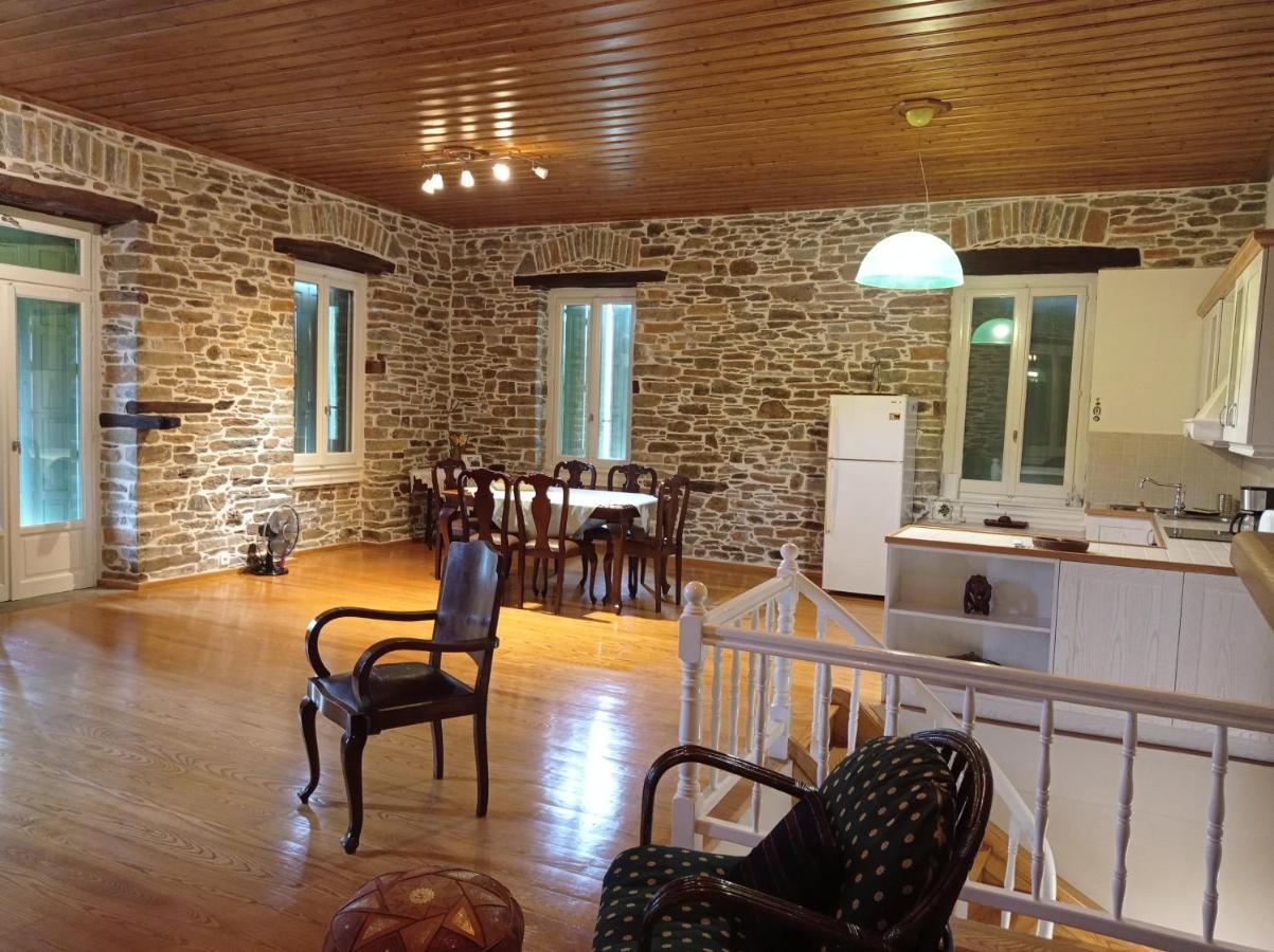 Marina Traditional Stonehouse Afétai エクステリア 写真